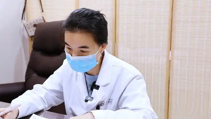 中西结合显实效，精神科简文佳为精神疾病患者筑牢健康防线