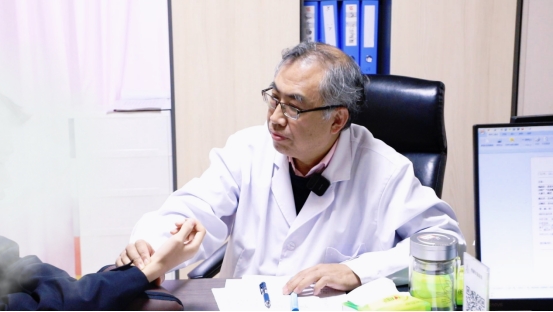 杜万君和康玉春，谁才是中医精神科高手？